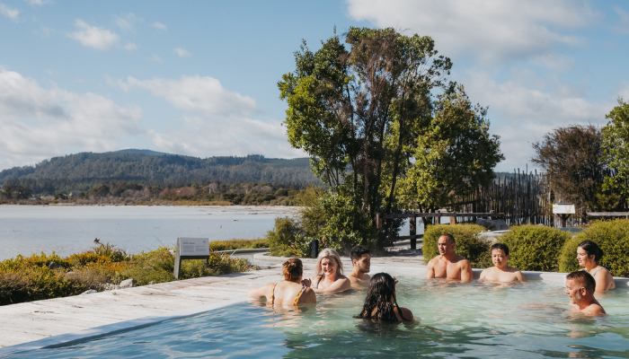 Poly-spa-700x400.png